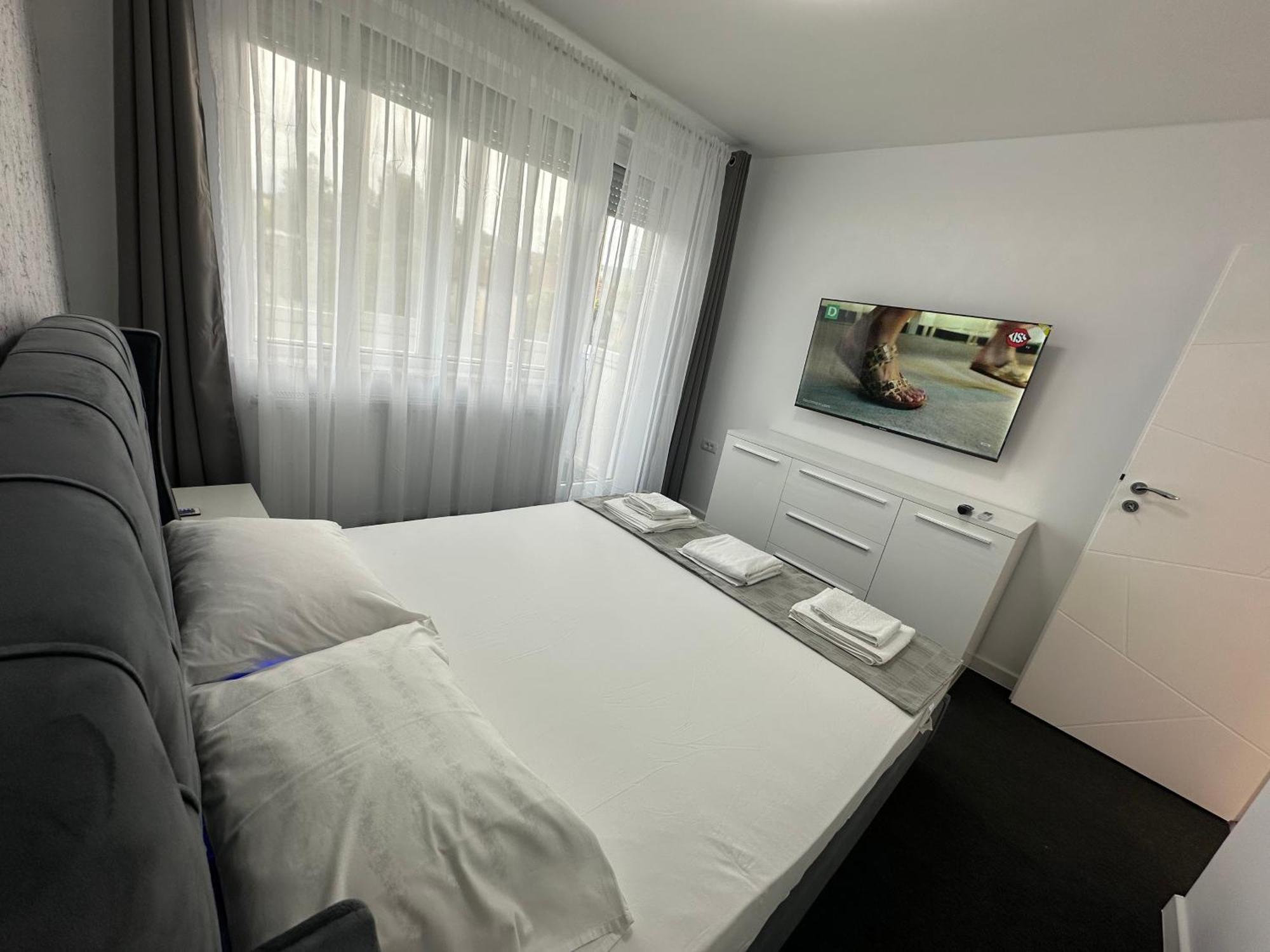 Apartamento Apartament Ultra Central 3 Hunedoara Exterior foto